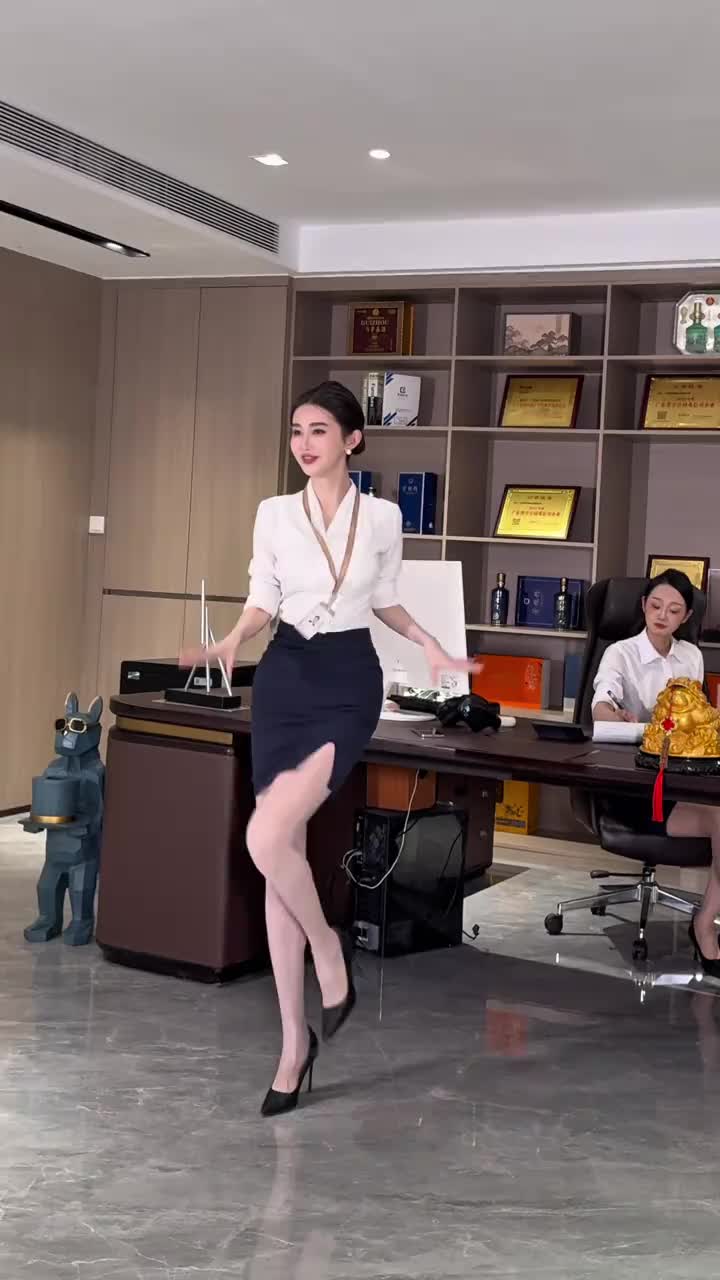@Sally 王雪莉 大笑笑