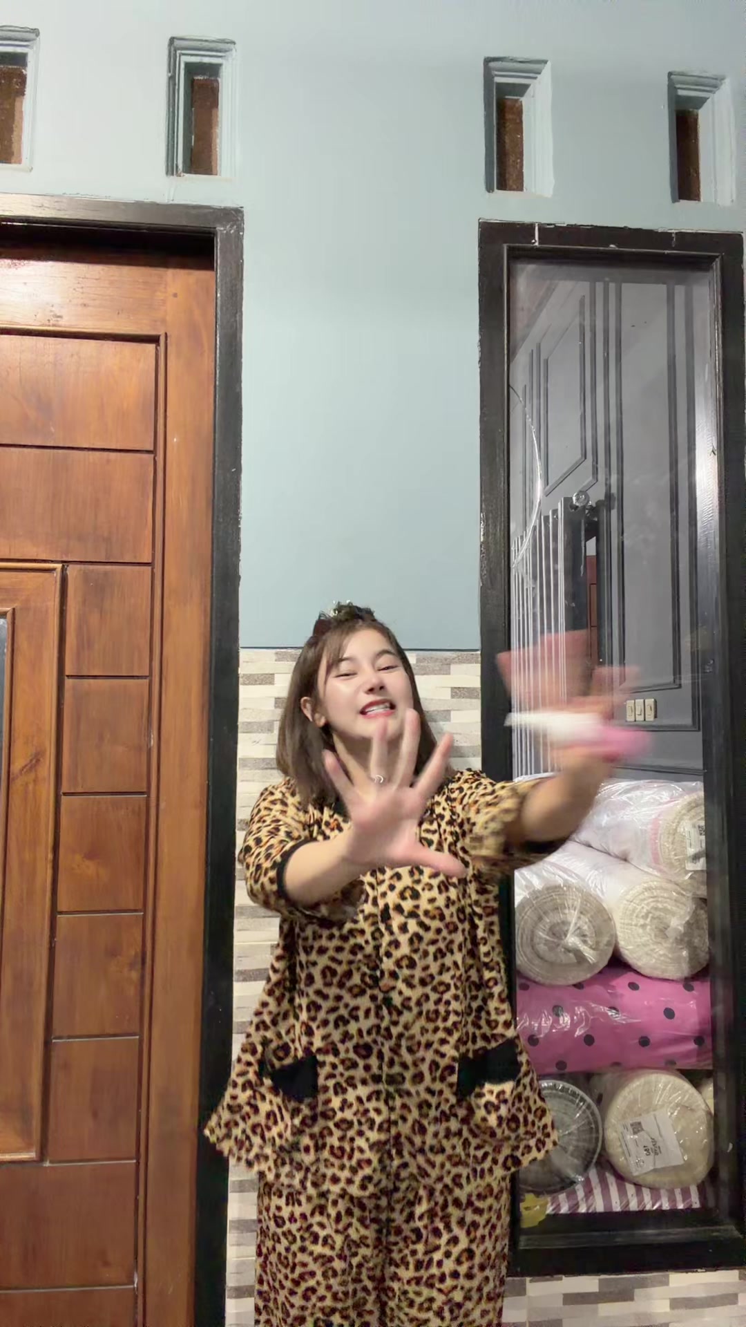 @Cahyaniryn