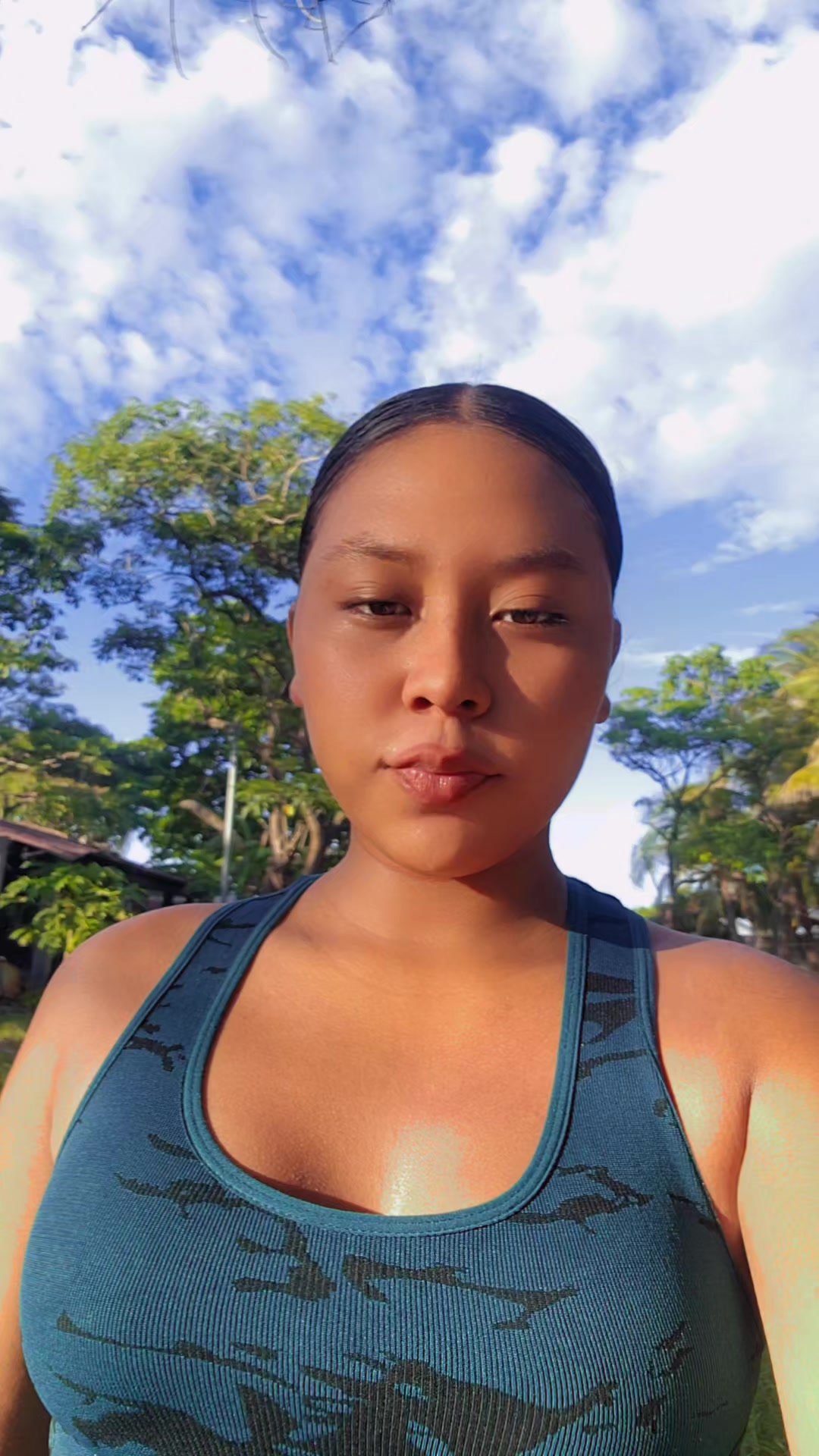 @𝐾𝑎𝑡𝑦_𝑆𝑎𝑛𝑐ℎ𝑥𝑧.👩🏾&zwj;🦱