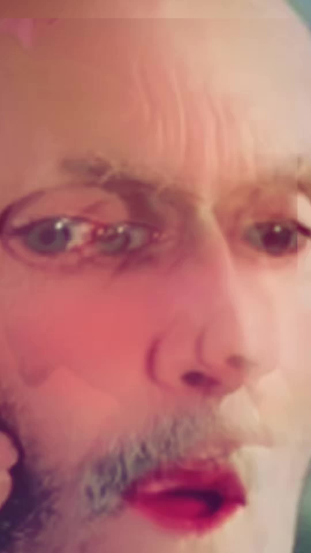 @👾