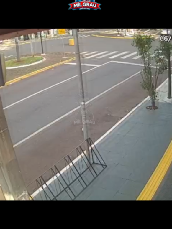 @Guaíra Mil grau Oficial