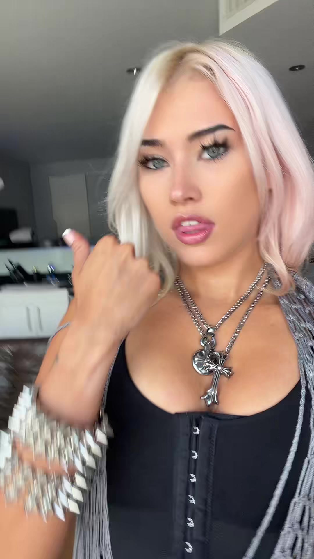 @💋
