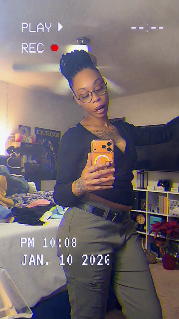 @Chezzie