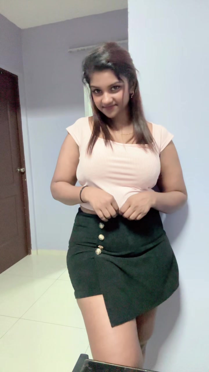@Malini🖤💚✨🌻