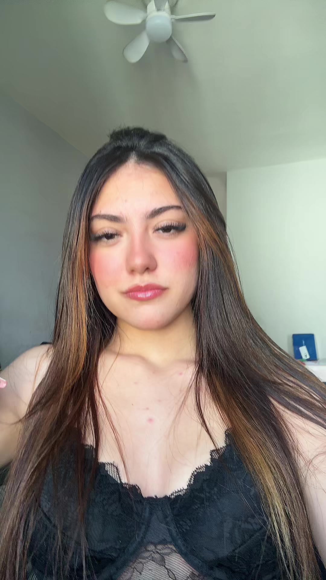 @Ladonii