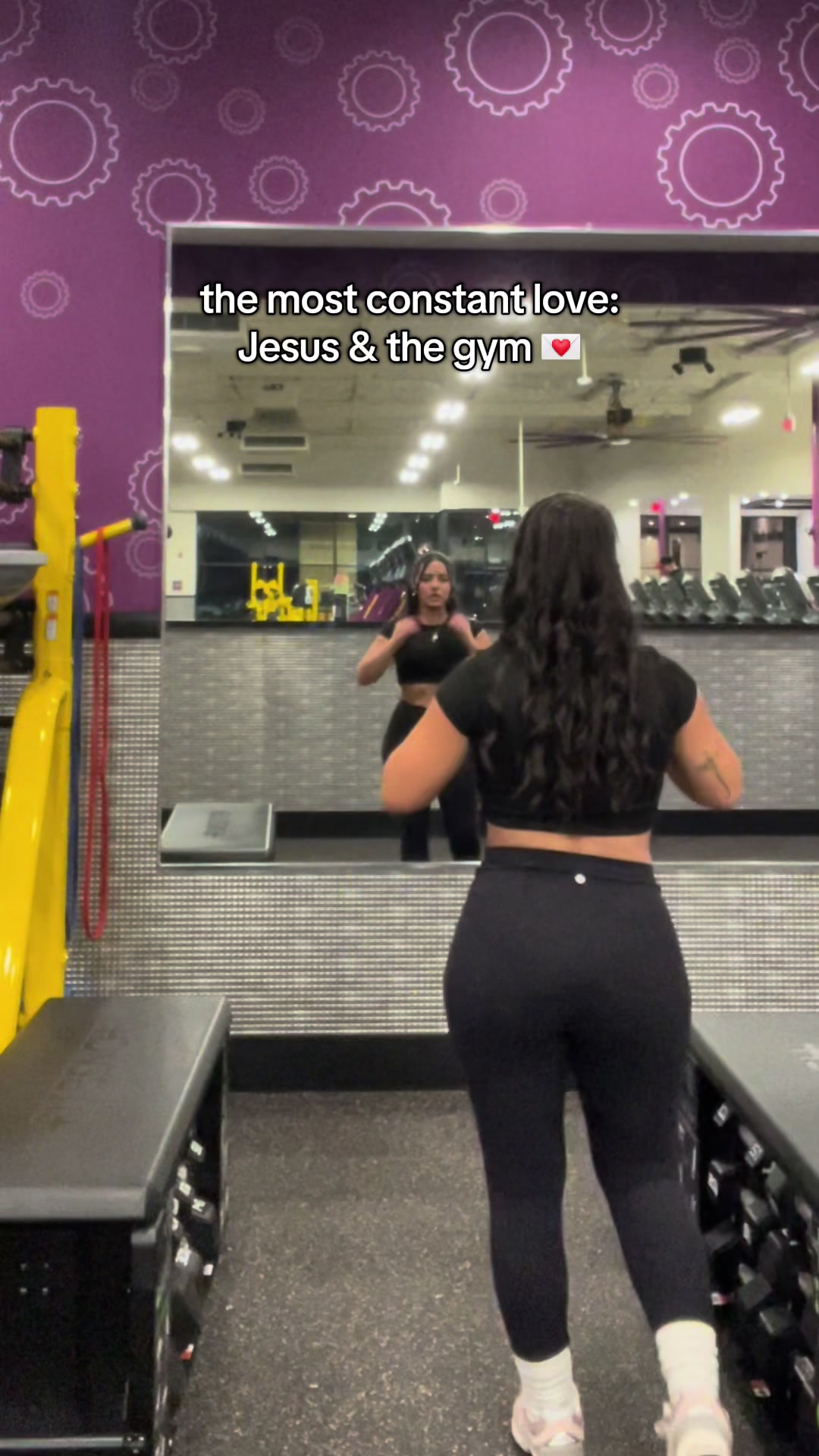 @aneesaharroyo