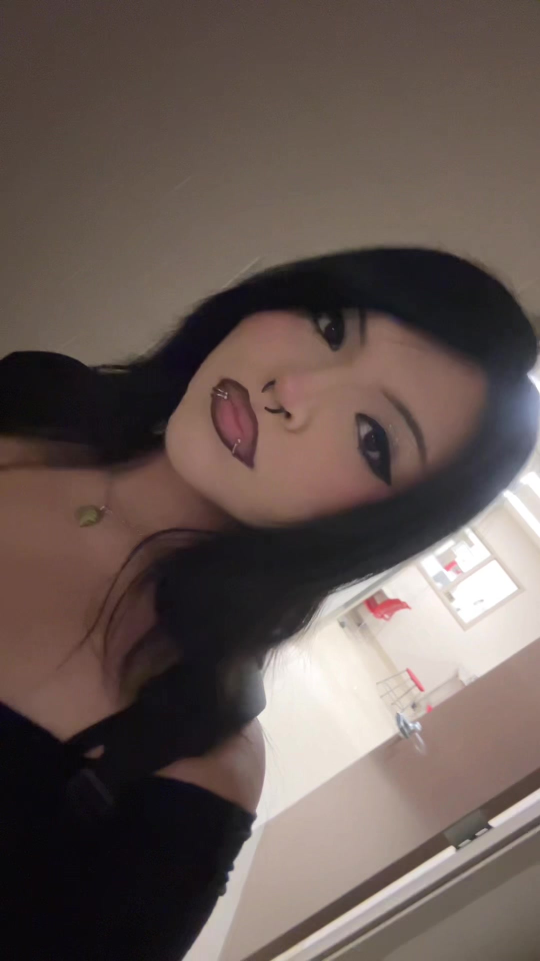 @strawberrigeekk