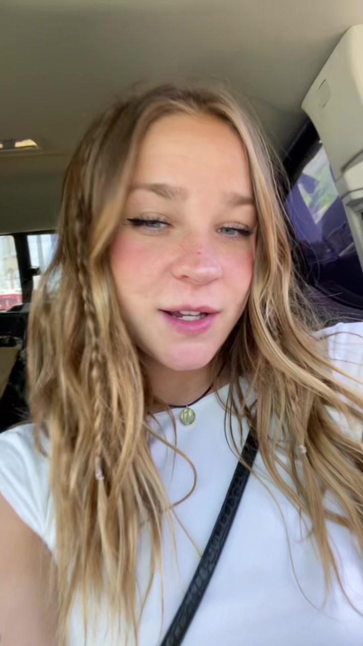 @elle