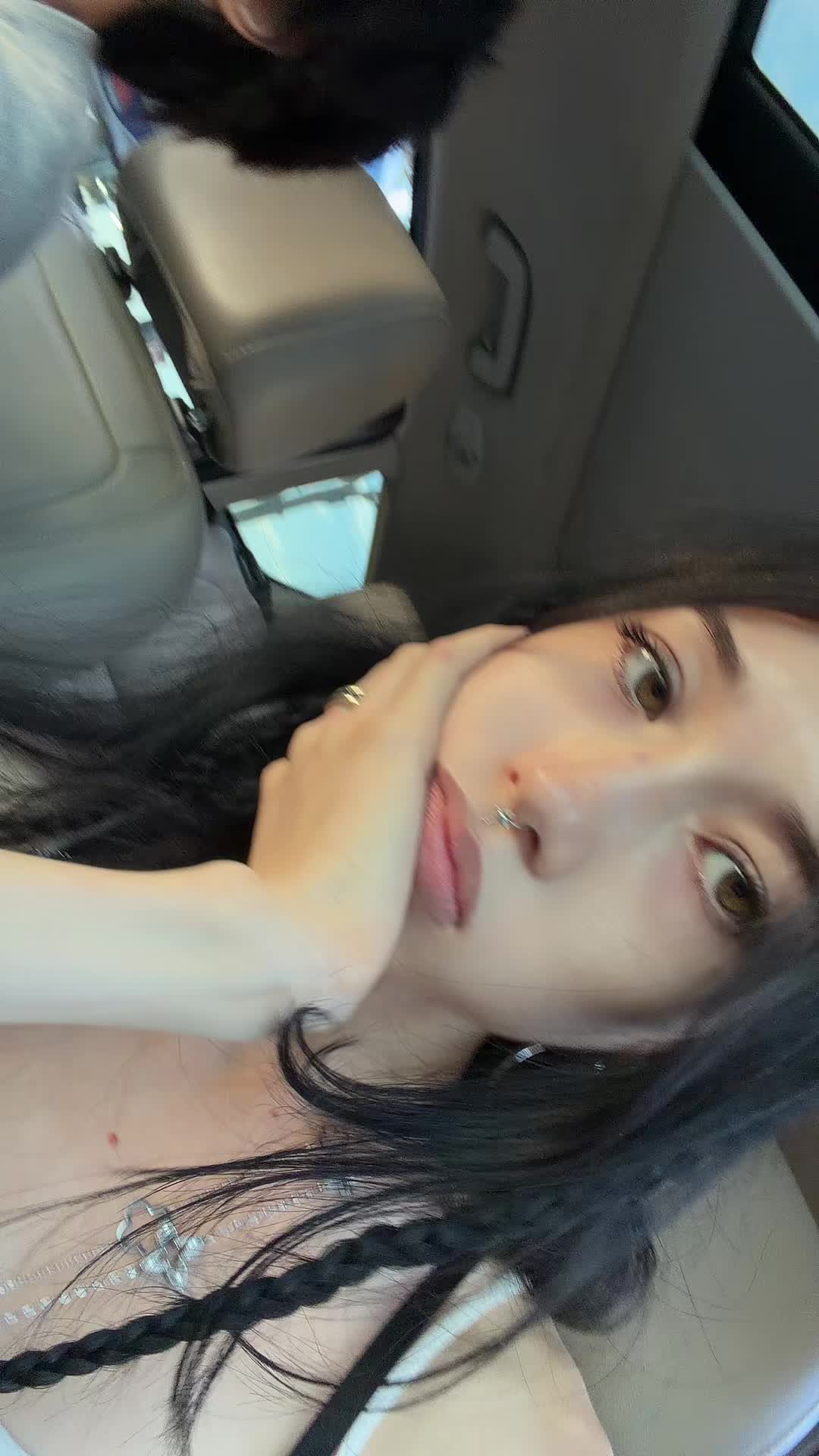 @chlöe