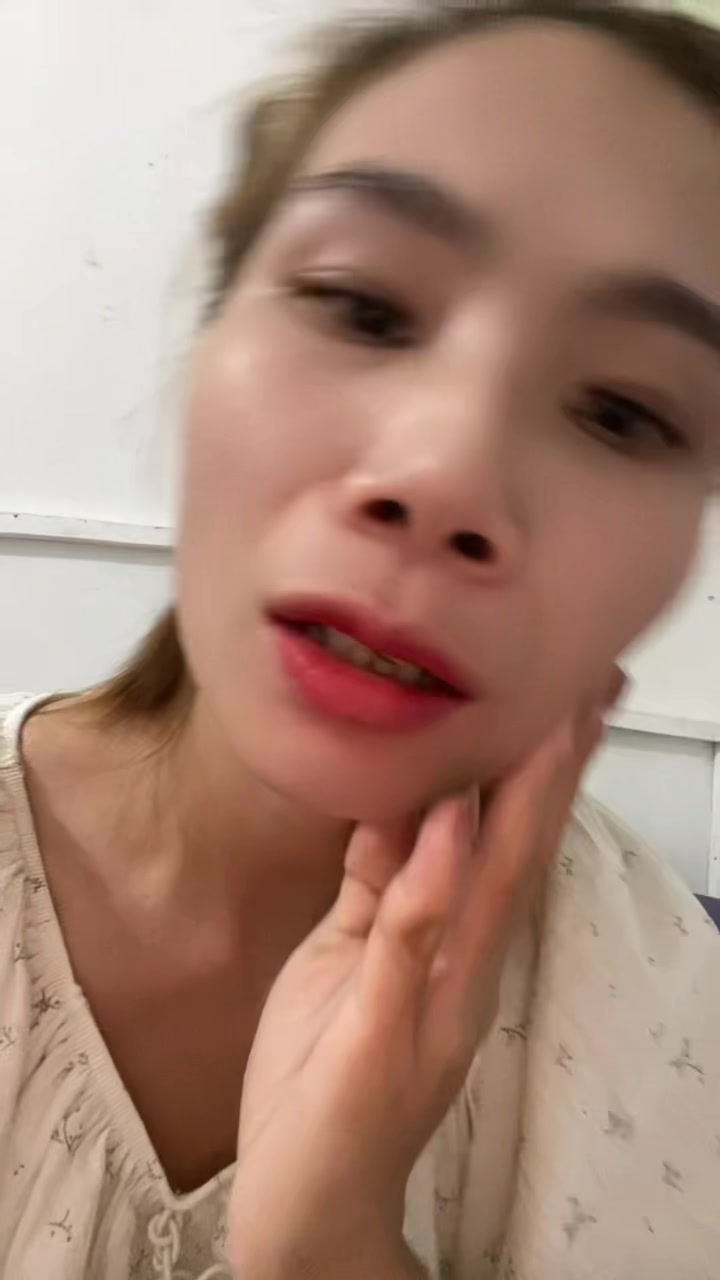 @B&iacute;ch hồng