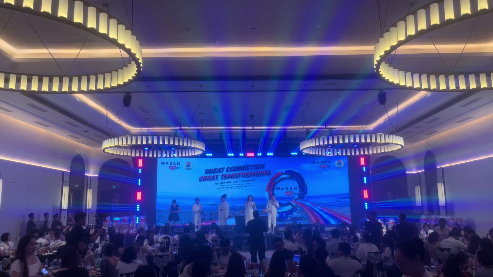 @Nh&iacute; Bấm Led Dạo 🎛️📺