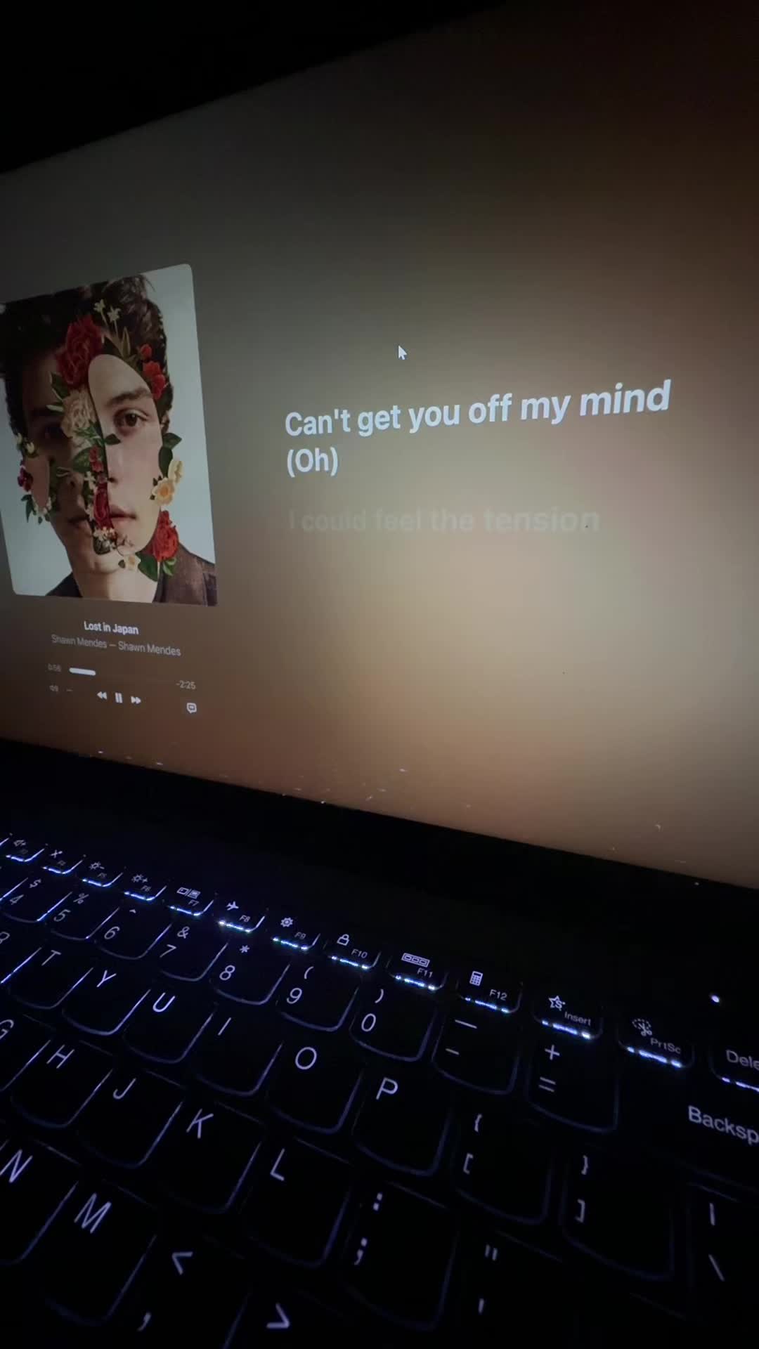 @Daily Lyrics 🎵🎶
