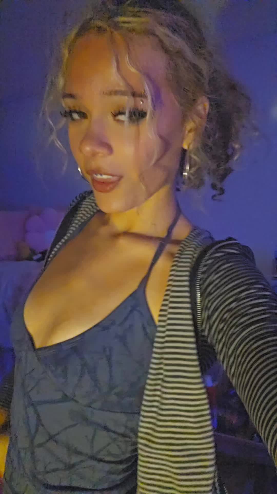 @🦄