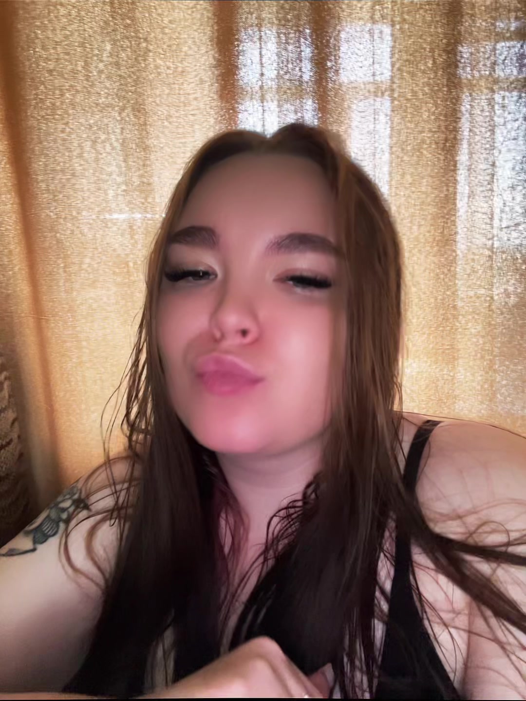 @viks_lips