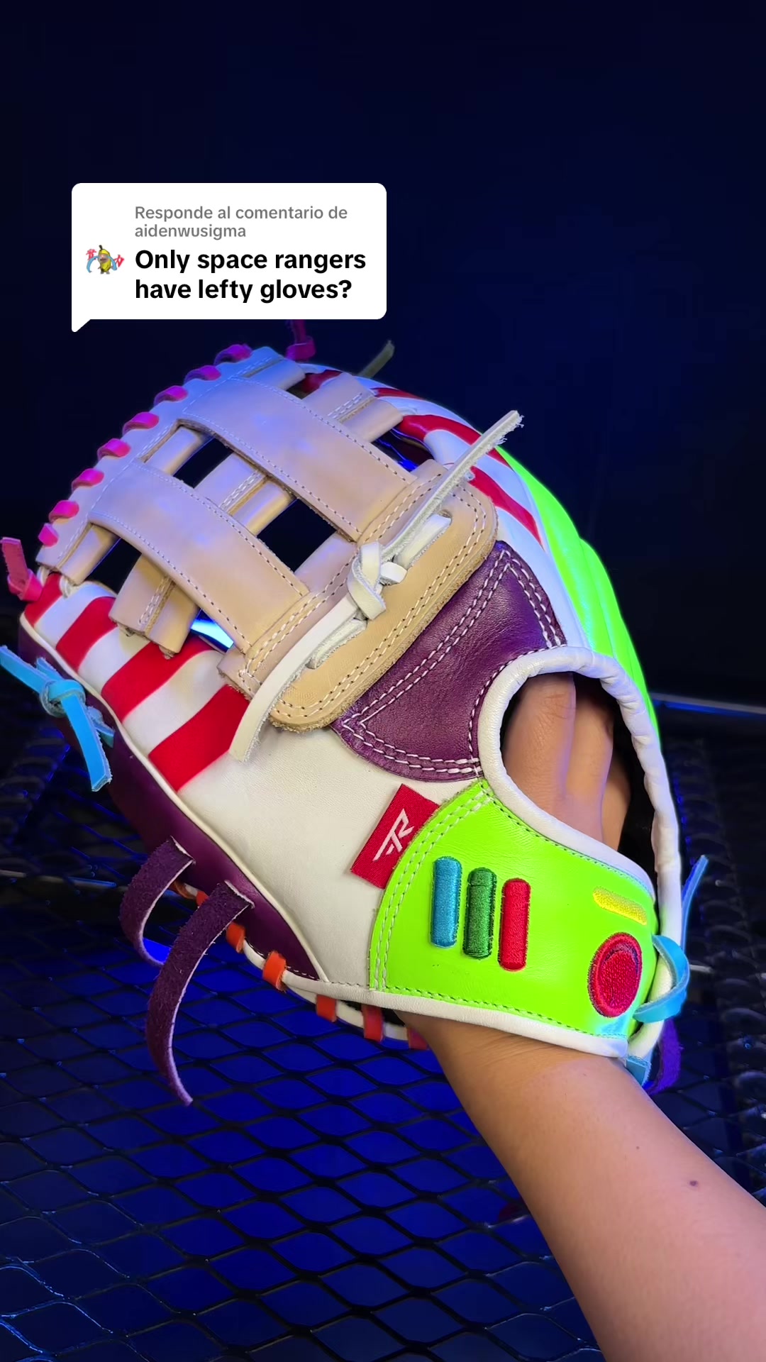 @Tiger Custom Glove
