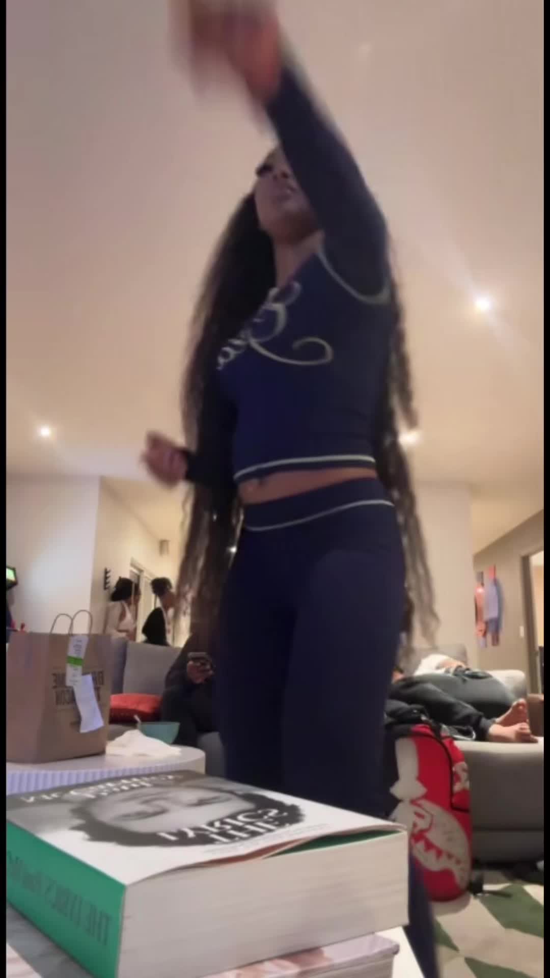 @Monae