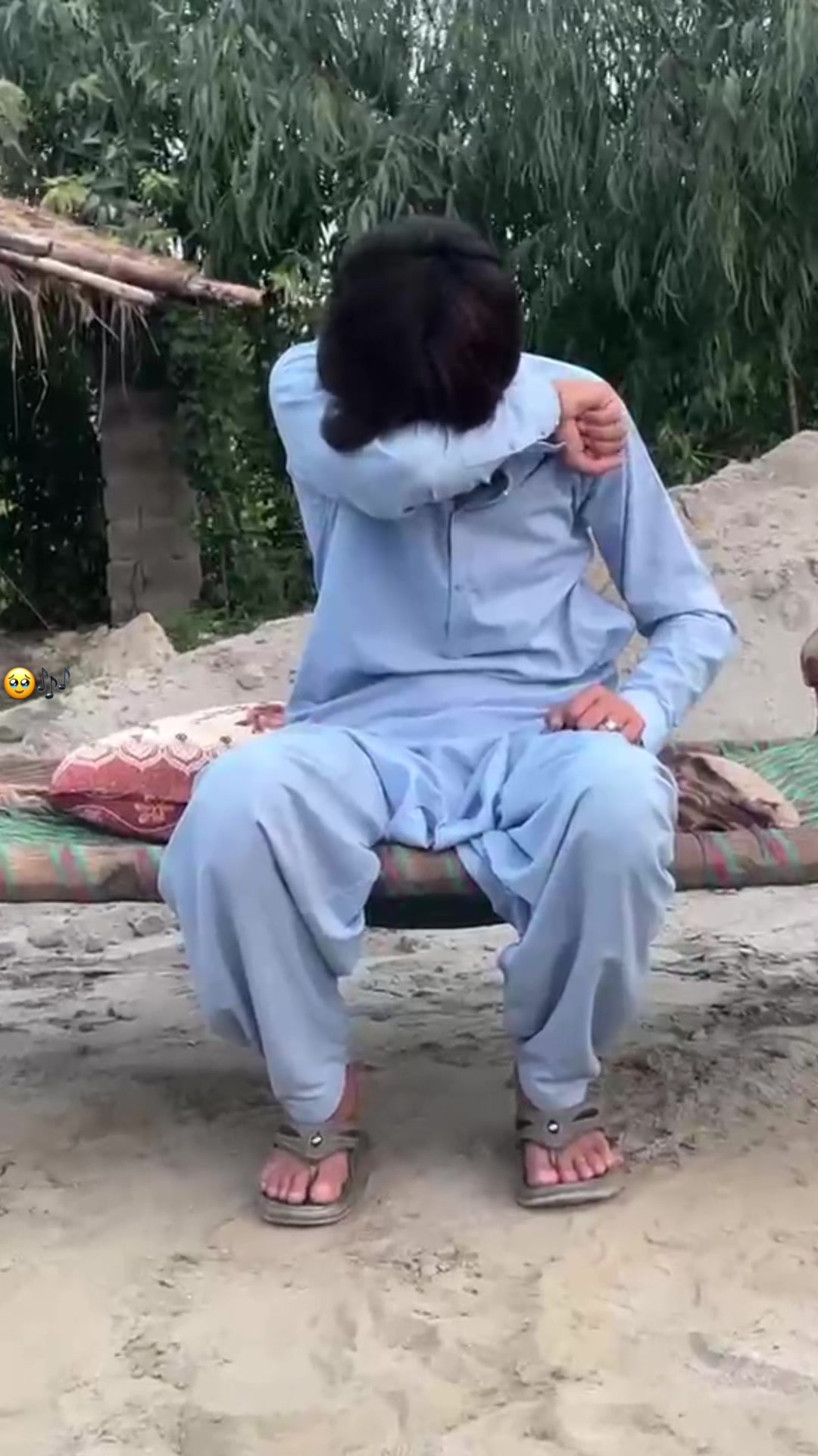 @꧁🥹•بے وفا یار•🥹꧂