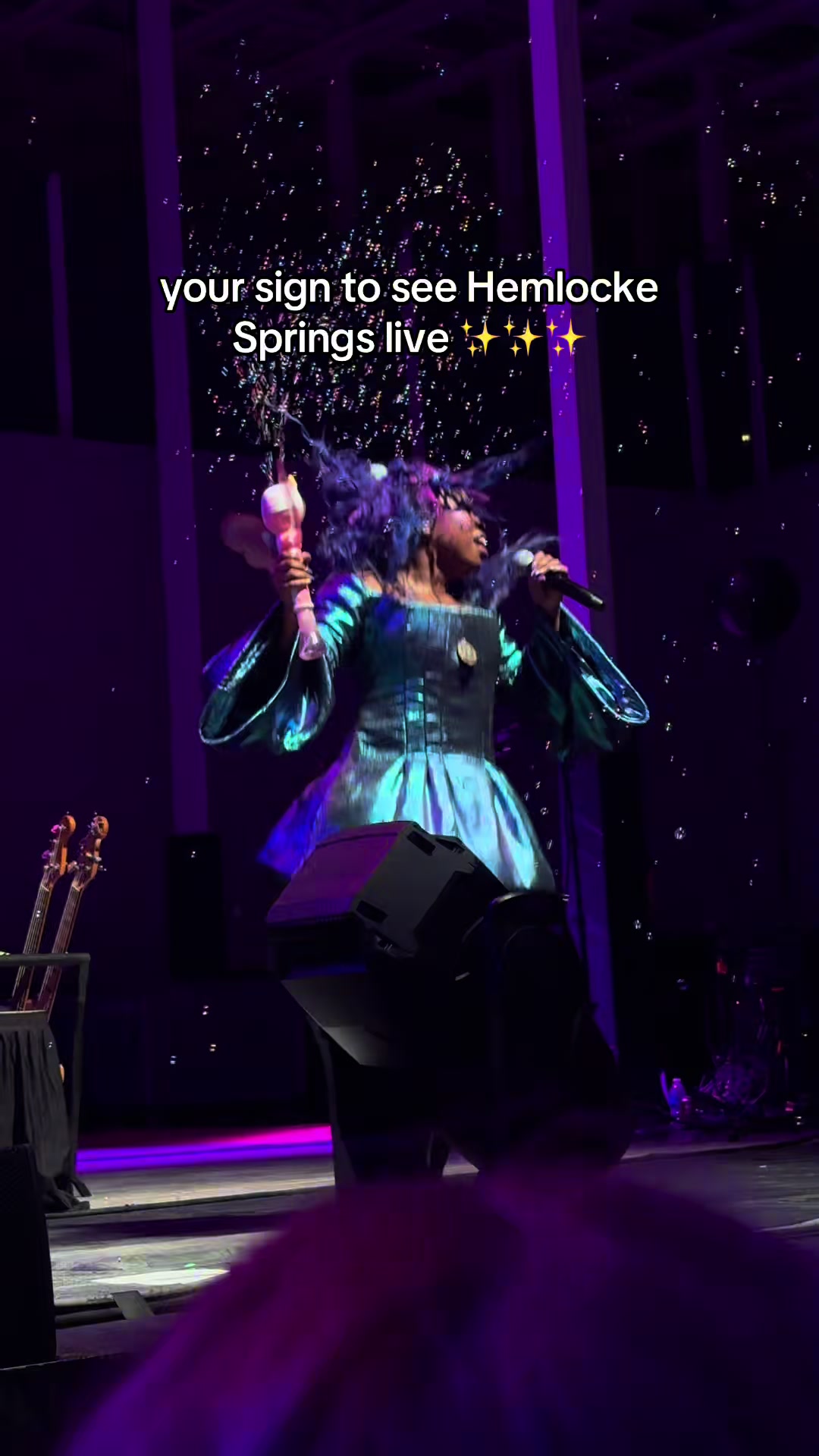@claire | live music photog