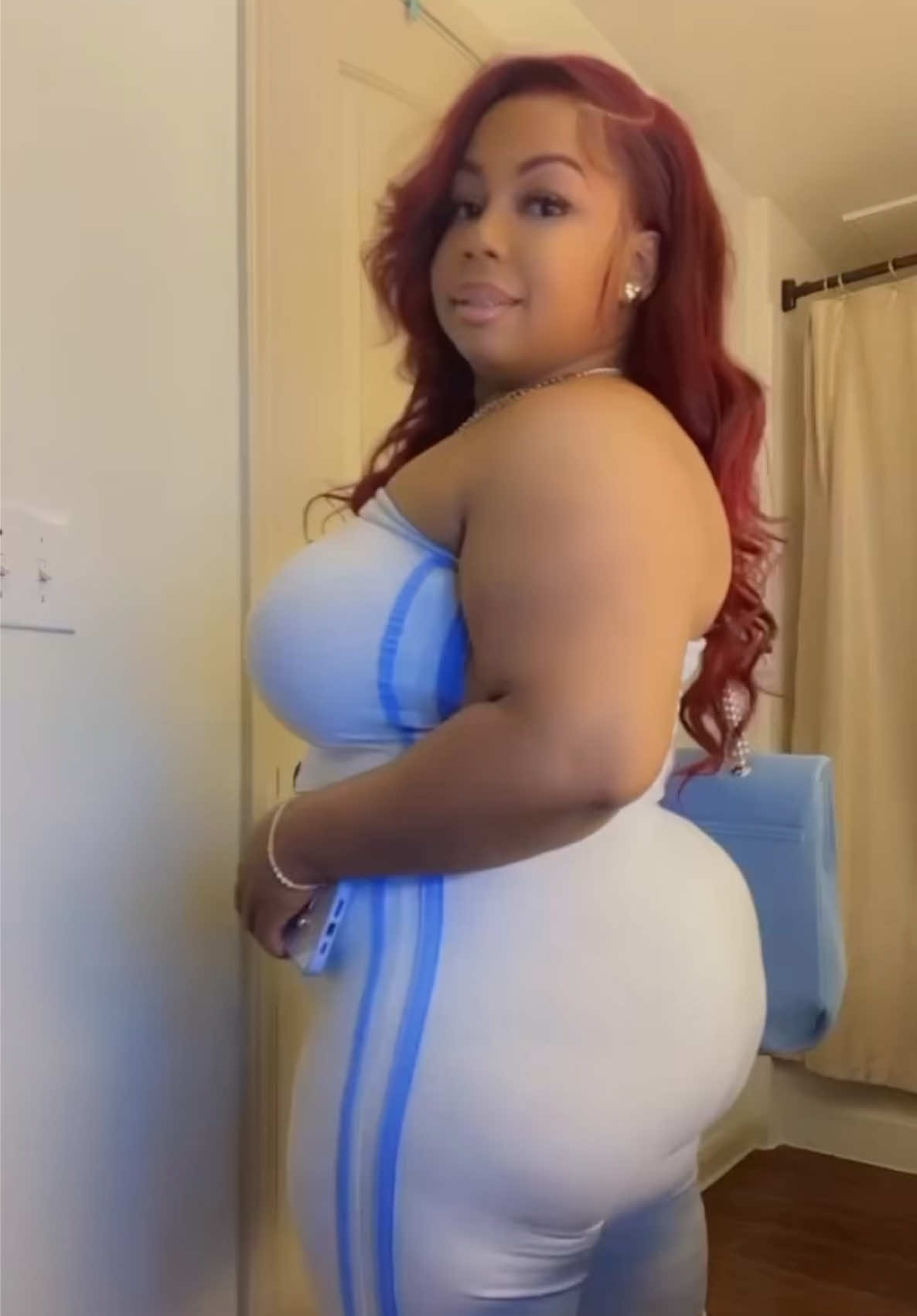 @JuicyLoveBoo