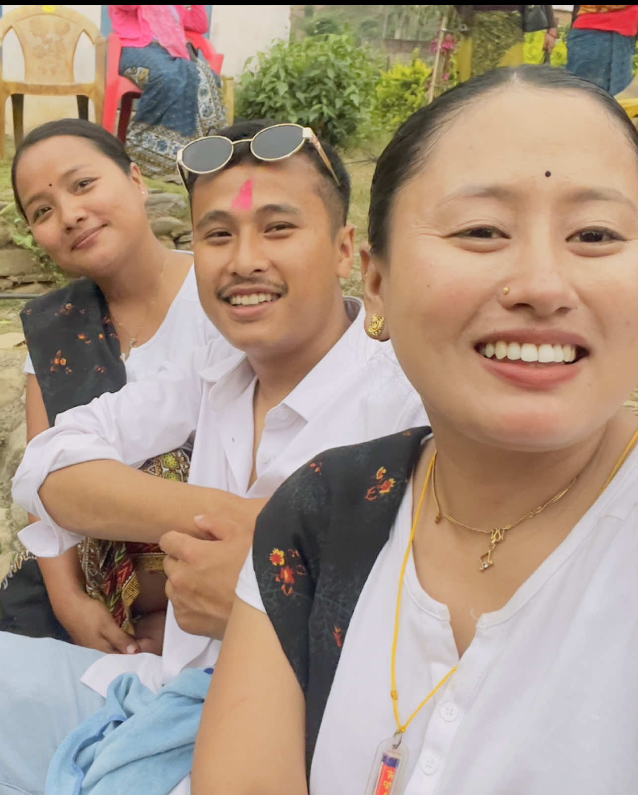 @अस्मि गुरूङ्