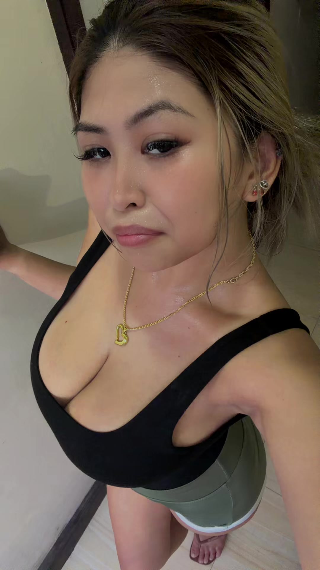 @RoxxieA