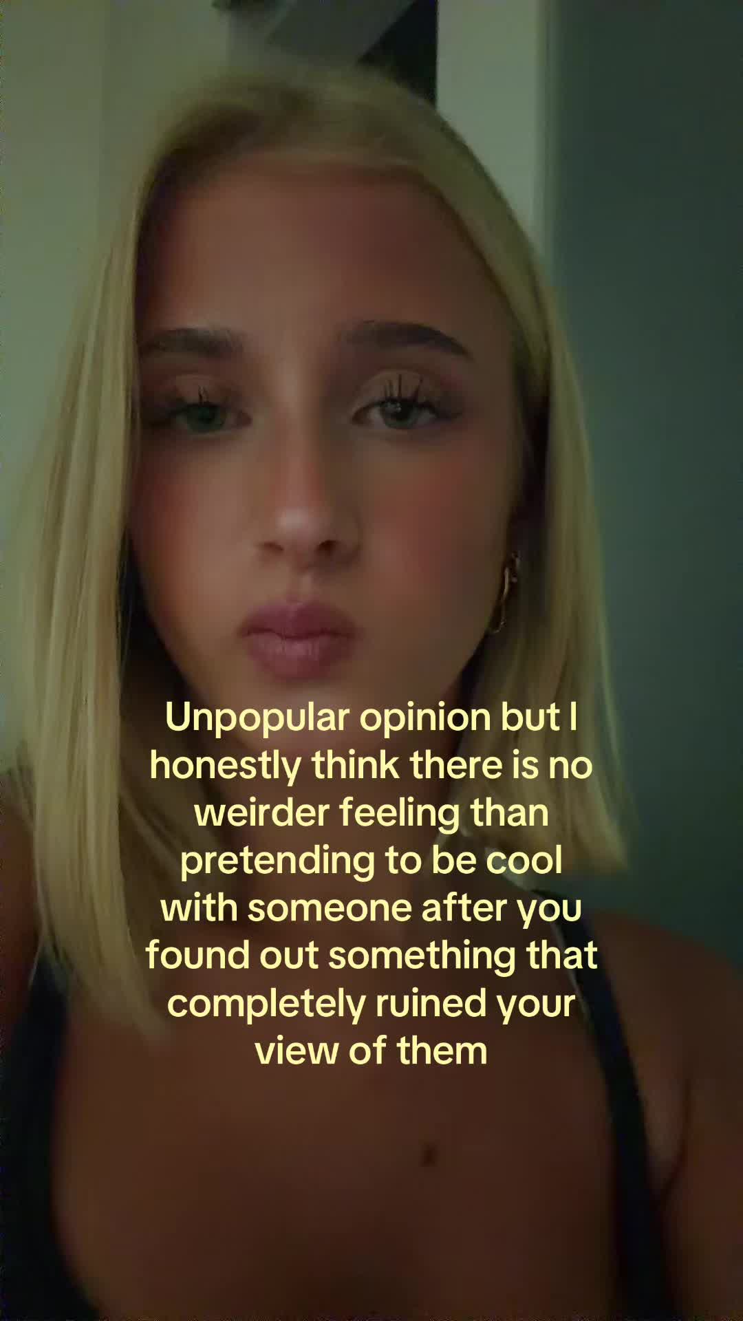 @theelliebarker