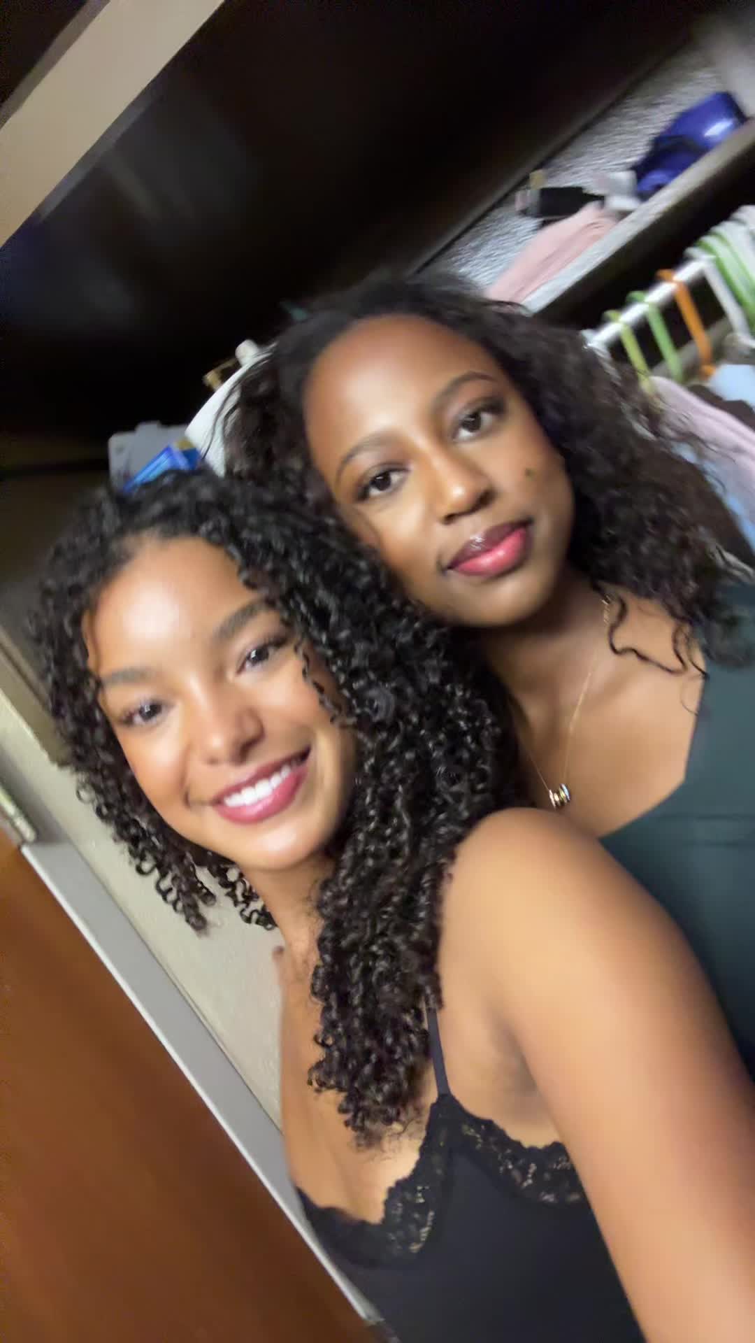 @Ava