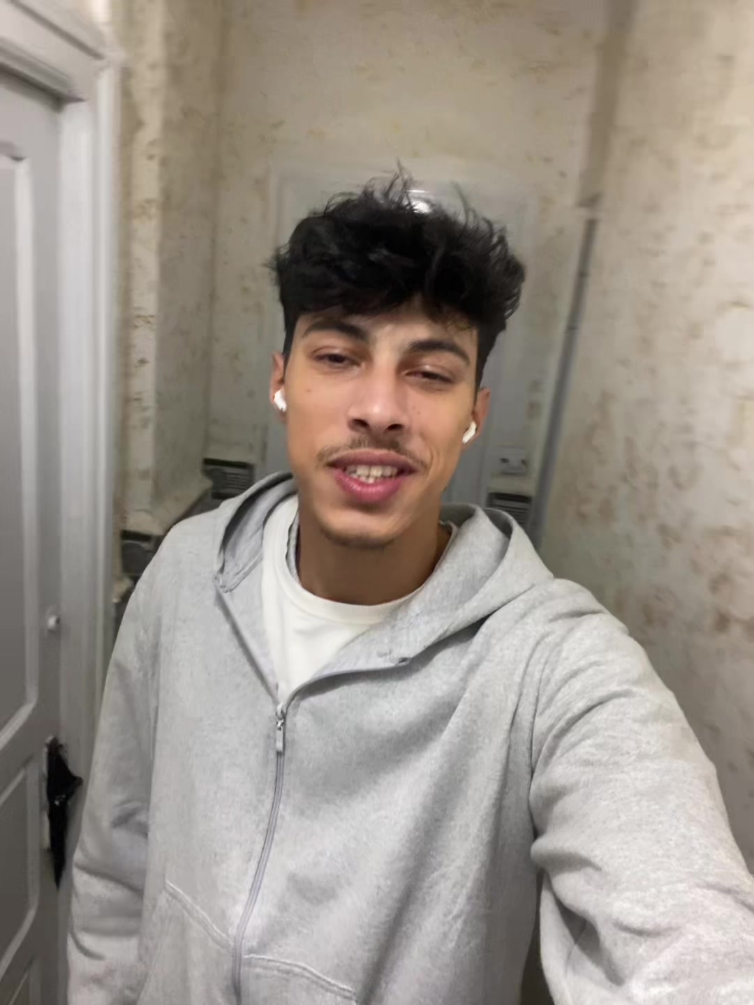 @_si._.mo__