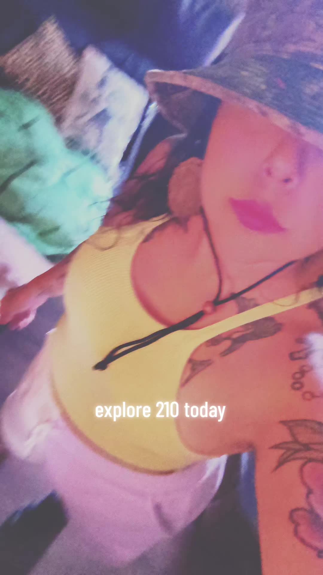 @SandeeBunny