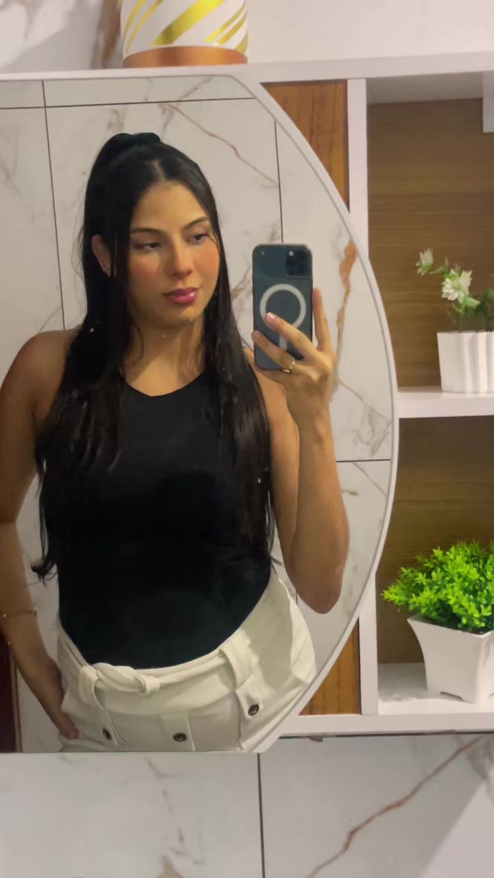 @May Alves