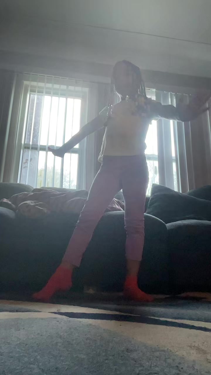 @TwinLadiB27