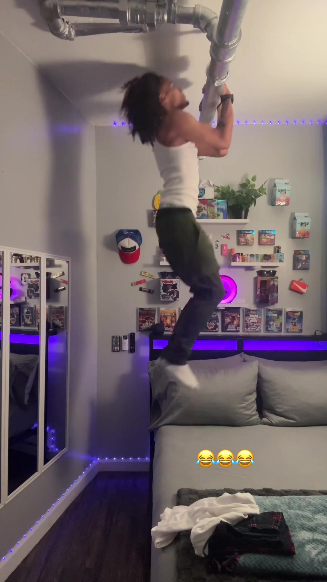 @astackzzz_