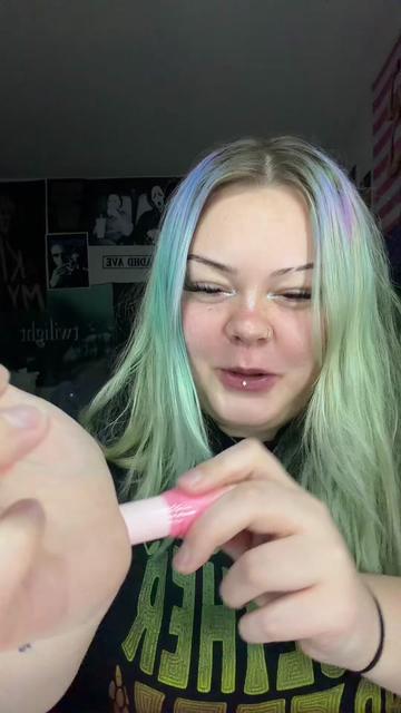 @Meganlarson777