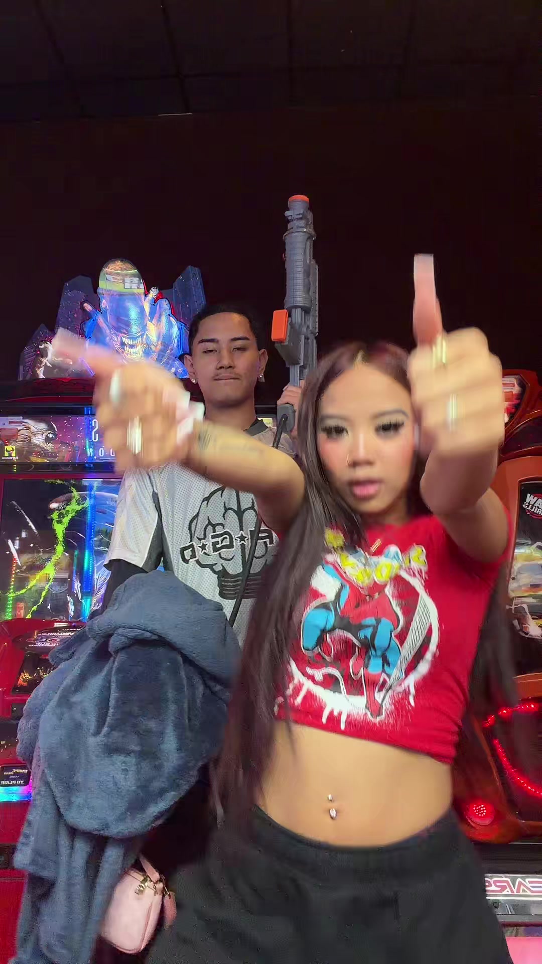 @aj 🧎🏻&zwj;♀️