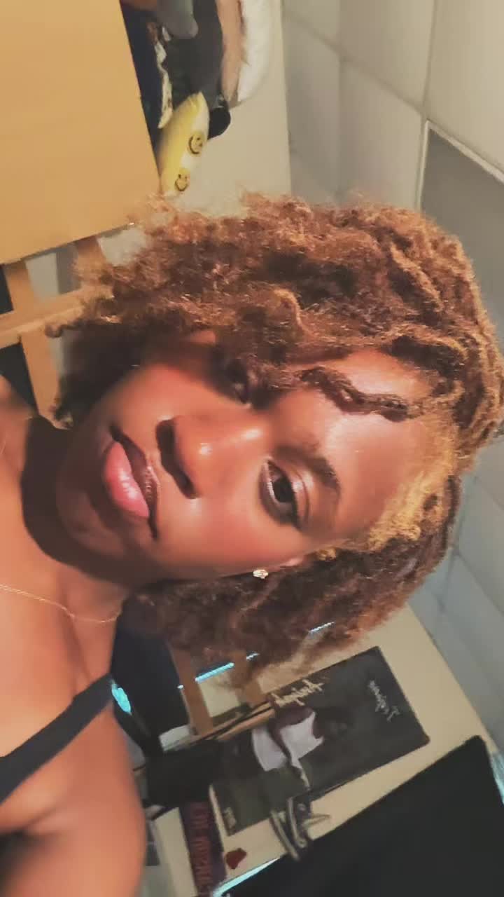 @notsoniyah