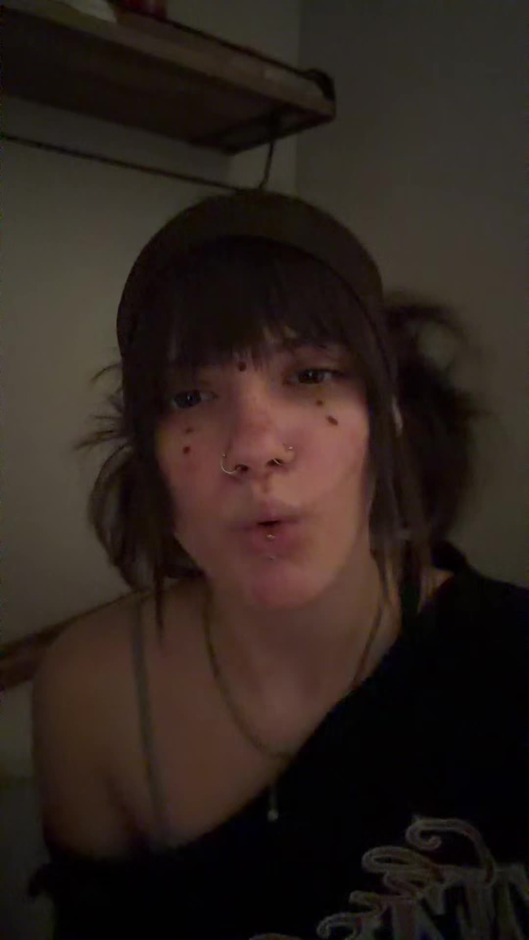 @llyla404