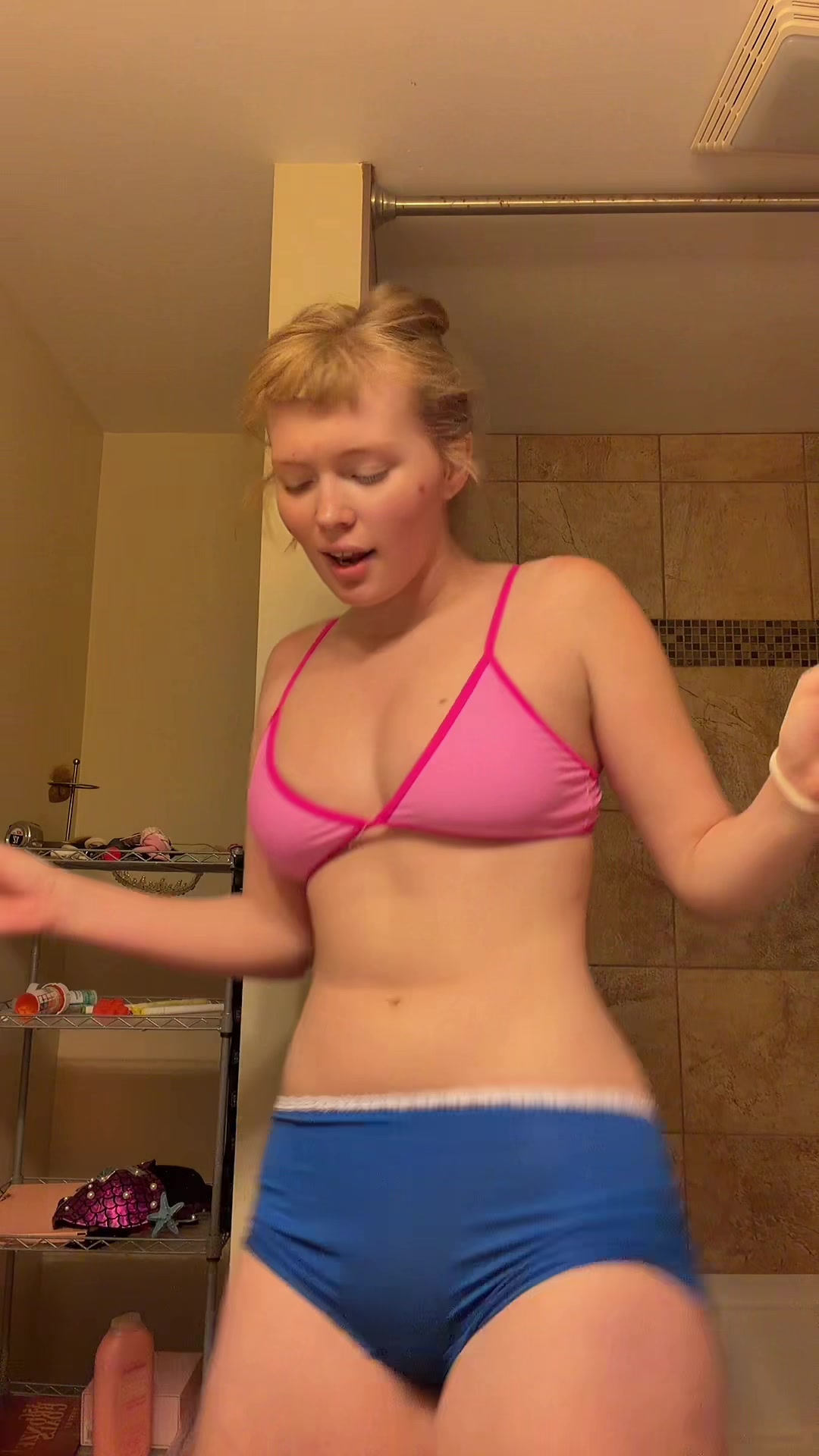 @CoolestLittleKitty 🎀