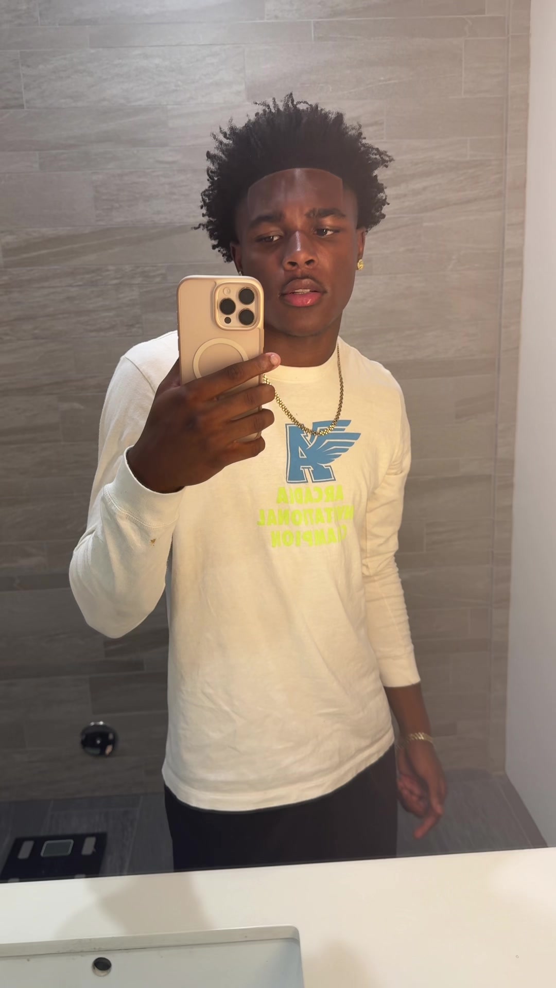 @🧎🏾♂️➡️