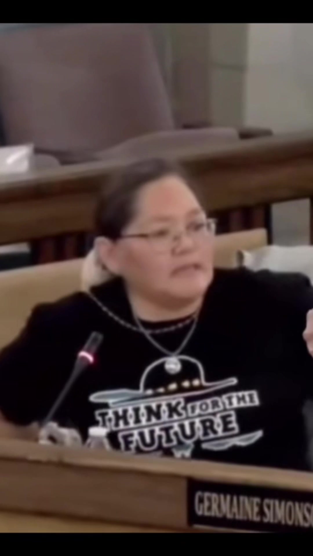 @Din&eacute; Resistance