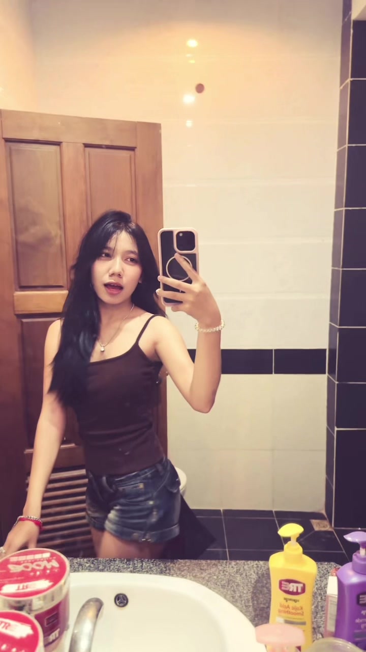 @Nita<3