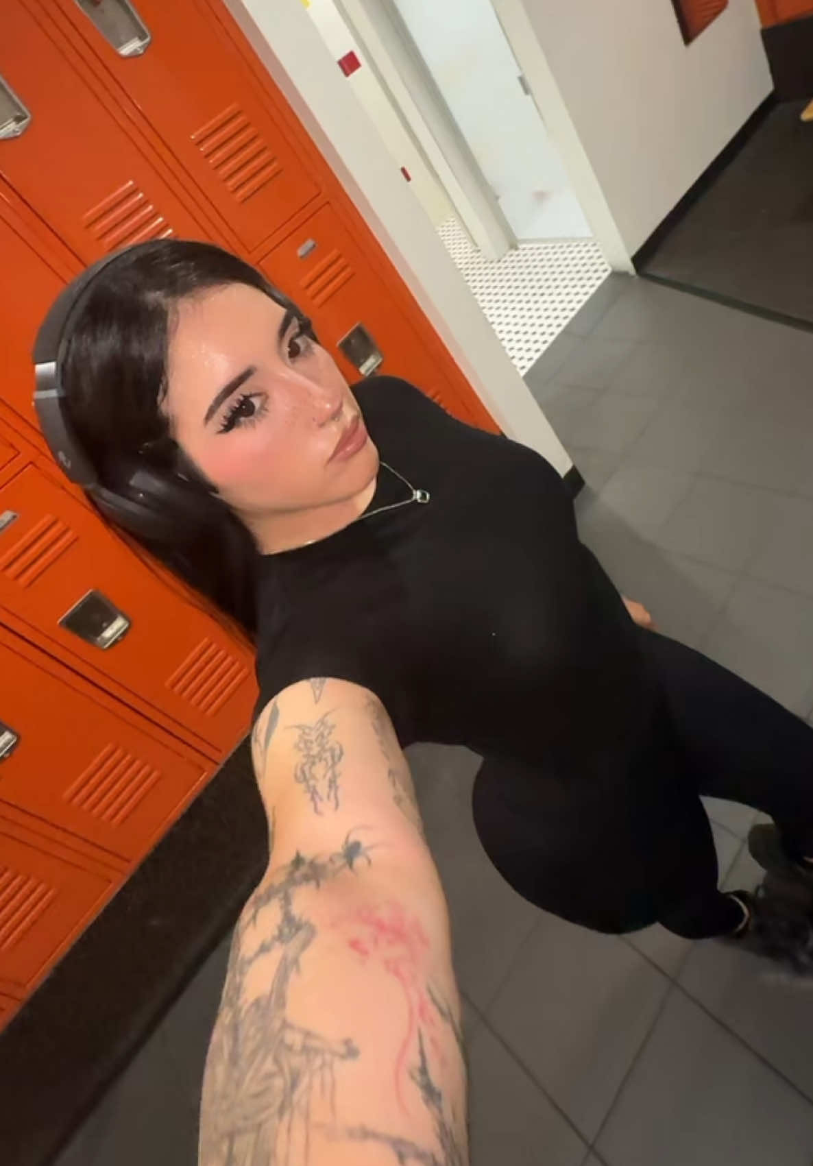 @shyshy
