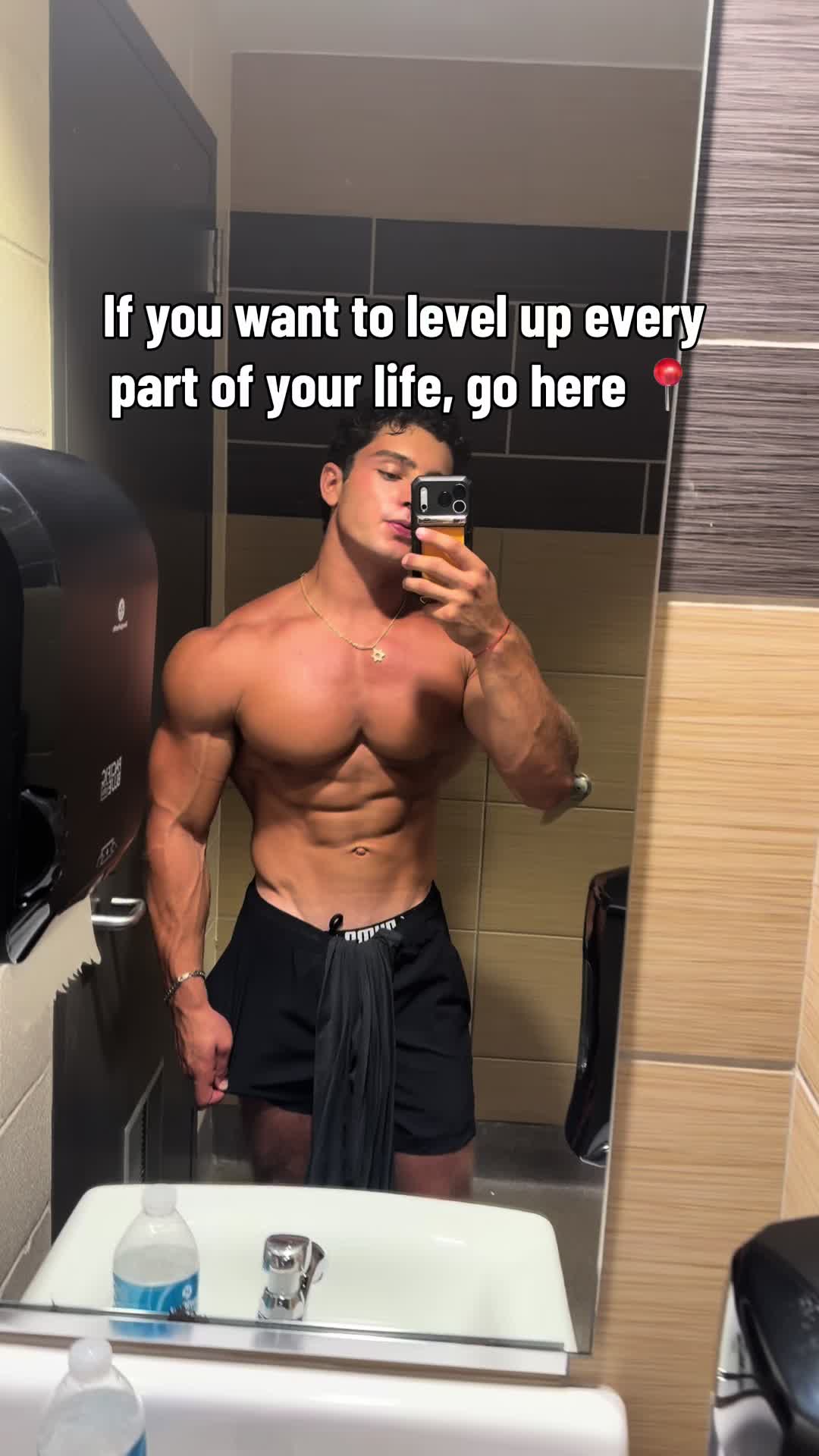 @alexaaronn