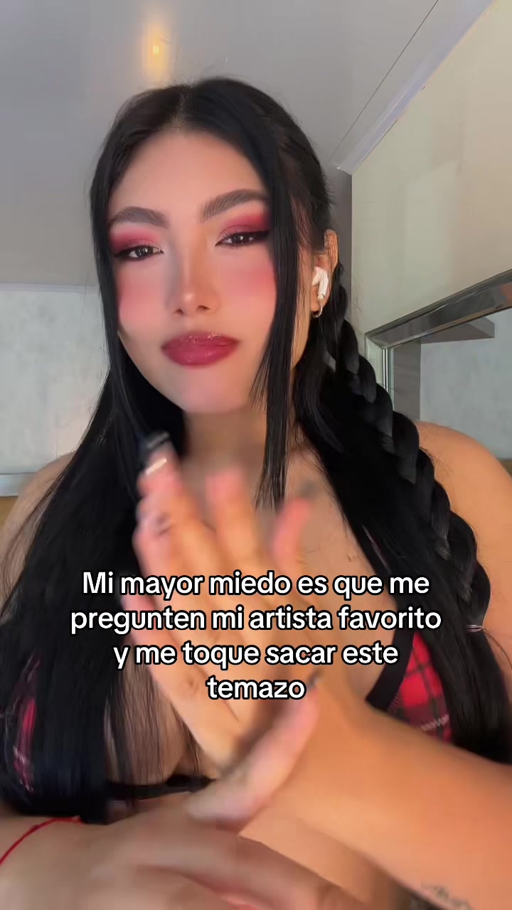@mialarson444