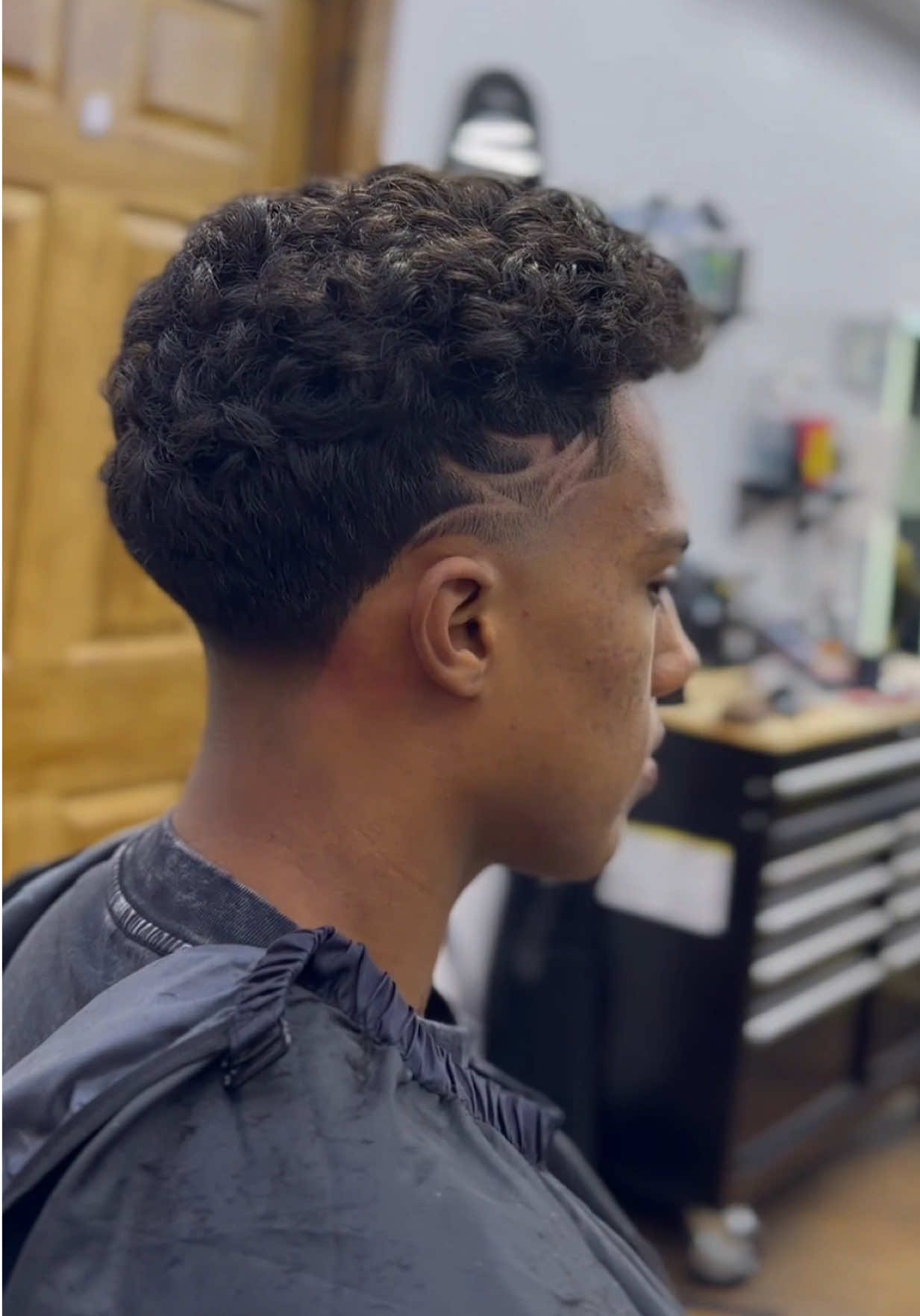 @Jisai Barber