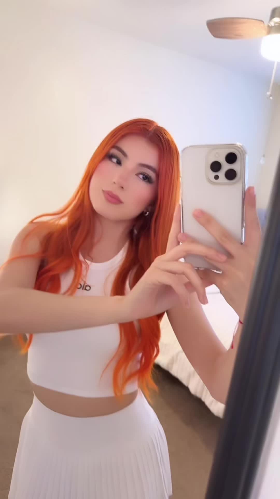 @✰