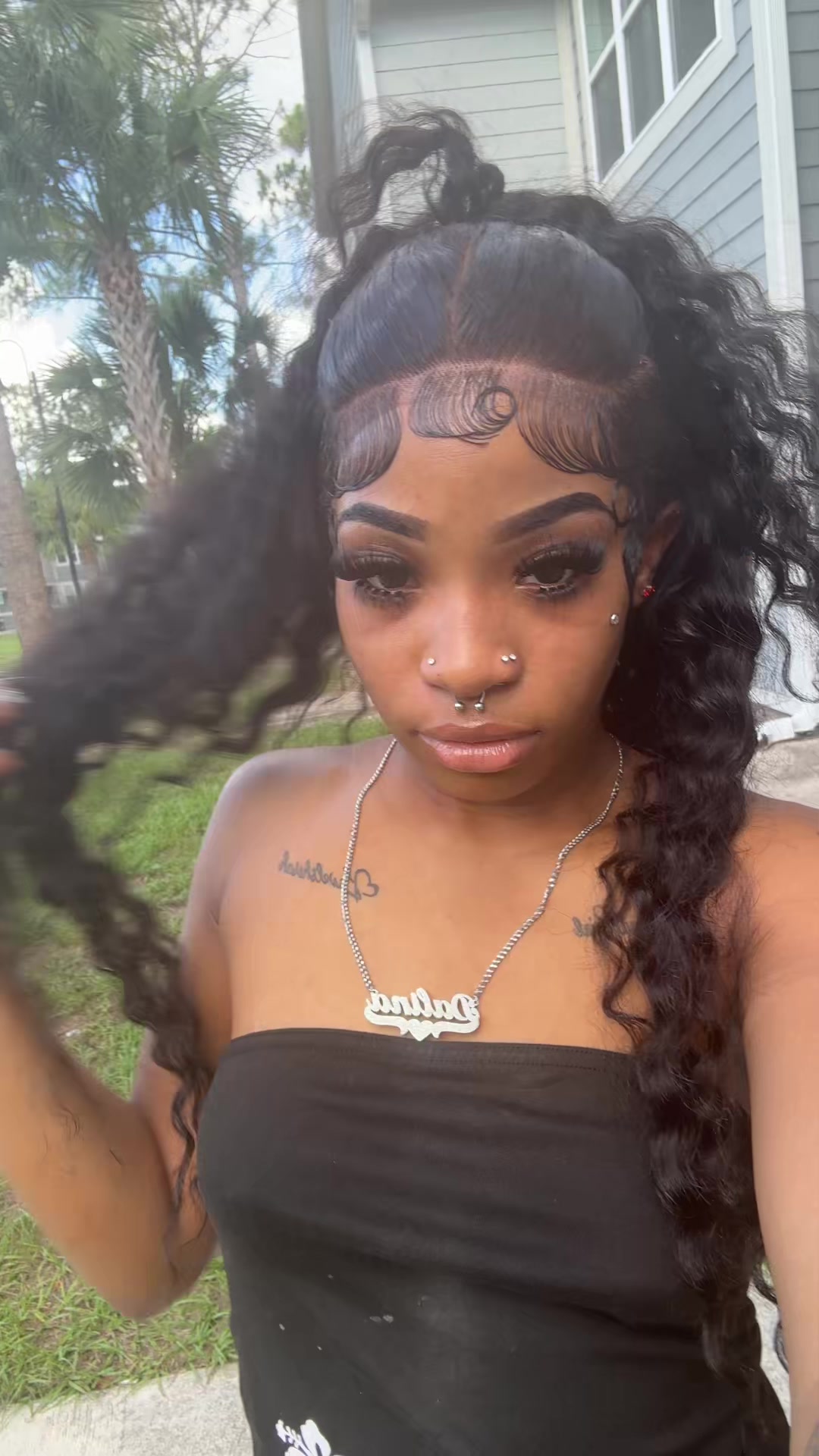 @👩🏽&zwj;❤️&zwj;💋&zwj;👩🏽