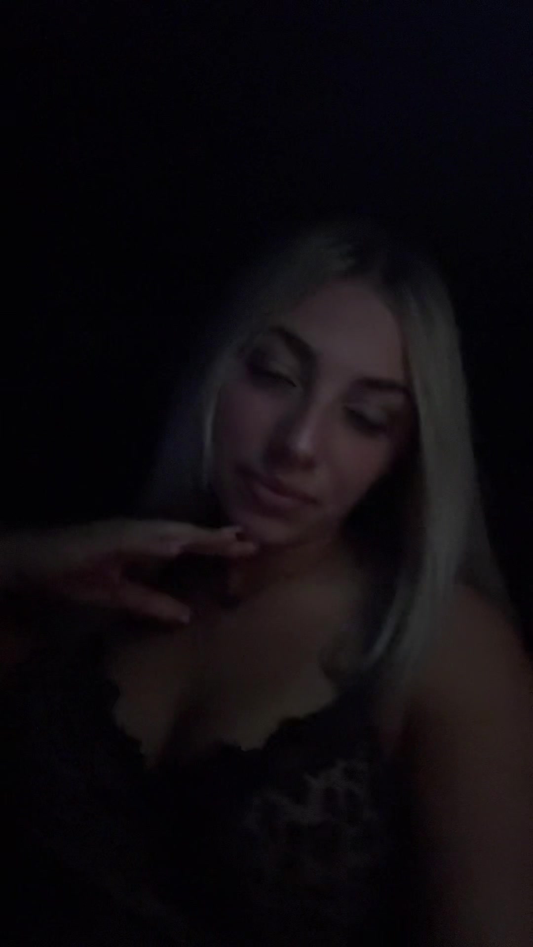 @bella