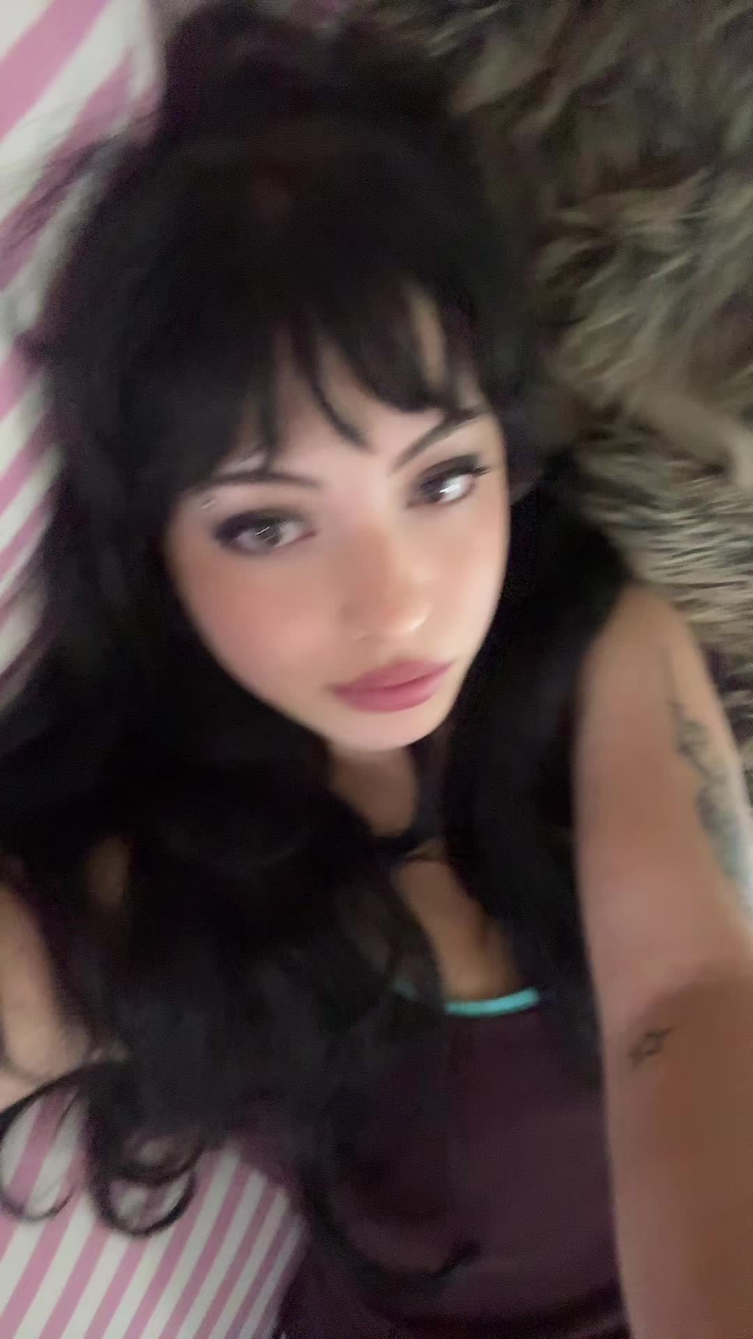 @Ava