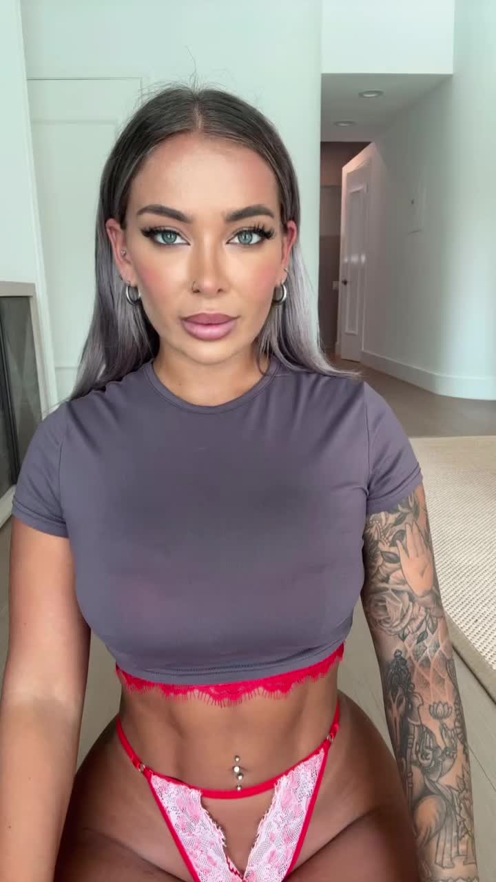 @Aurora_Hall