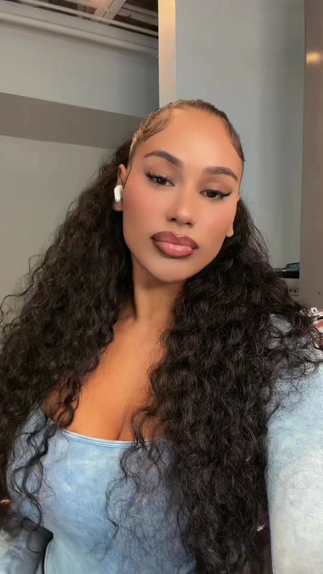 @Elisa